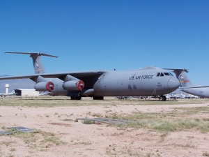 Lockheed C-141 Starlifter_4